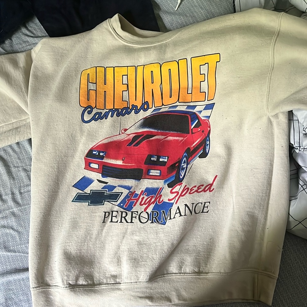 Camaro Sweatshirt. No stains nor damage. Pre-owned Barely used. i accept offers.